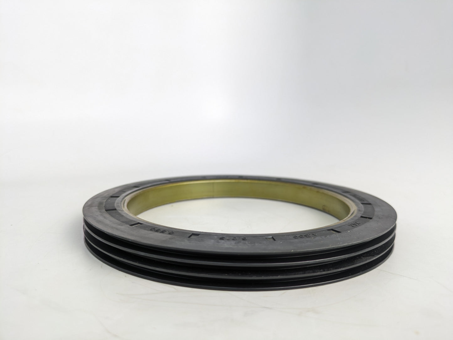 JohnDeere RE31702 seal
